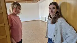Obfrau Christine Weinmüllner und Kassiererin Sarah Rosenberger vom Verein Ungerdorfer Kulturinitiative fürchten, dass sie ihren Veranstaltungssaal verlieren