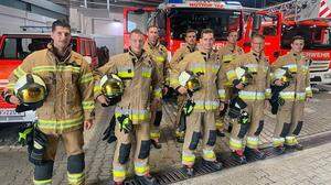 Die acht neuen Feuerwehrmitglieder sind bald einsatzbereit.