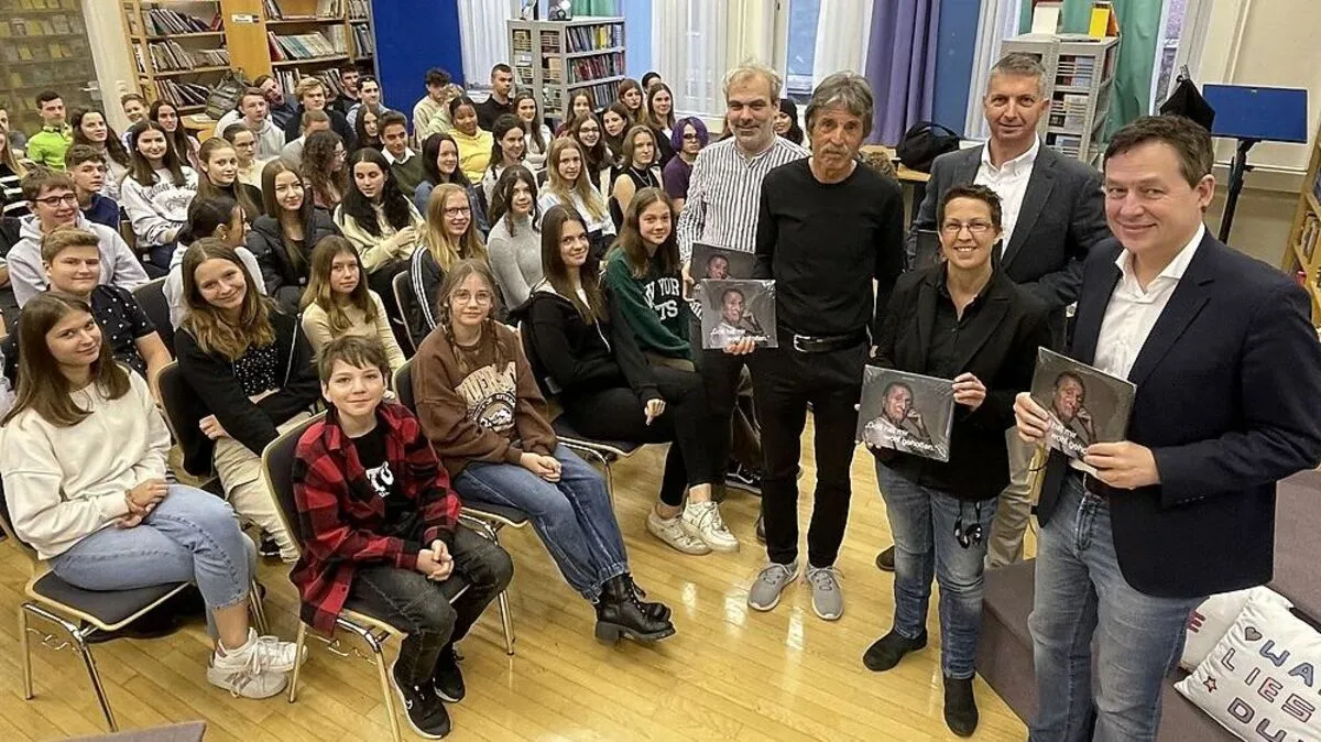 Am Gymnasium Knittelfeld stellte Dorn am Freitag das Buch erstmals vor Jugendlichen vor