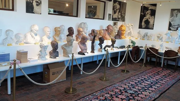 Die große Galerie im Ambrosi-Museum