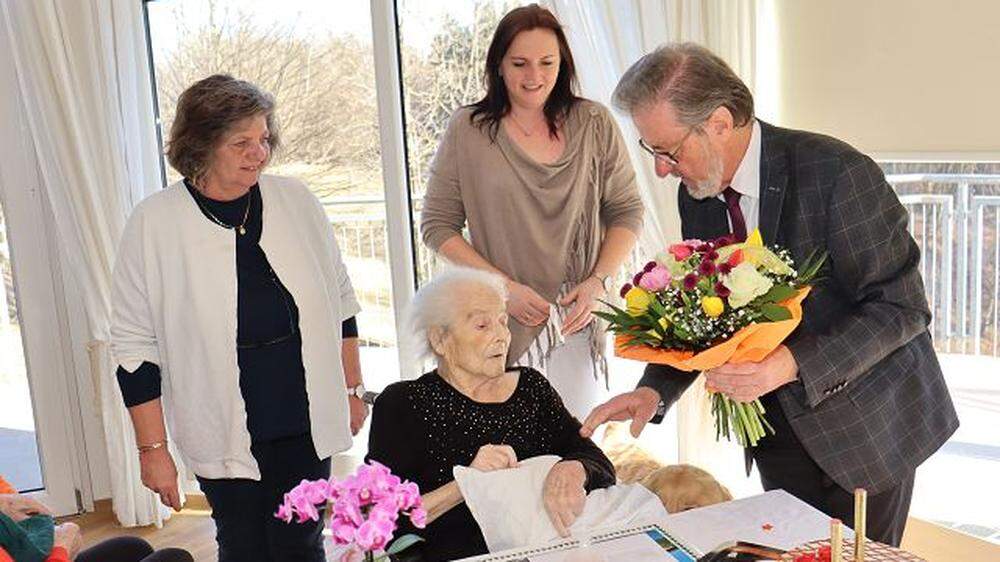 Zum 100. Geburtstag gratulierte auch Bürgermeister Engelbert Huber
