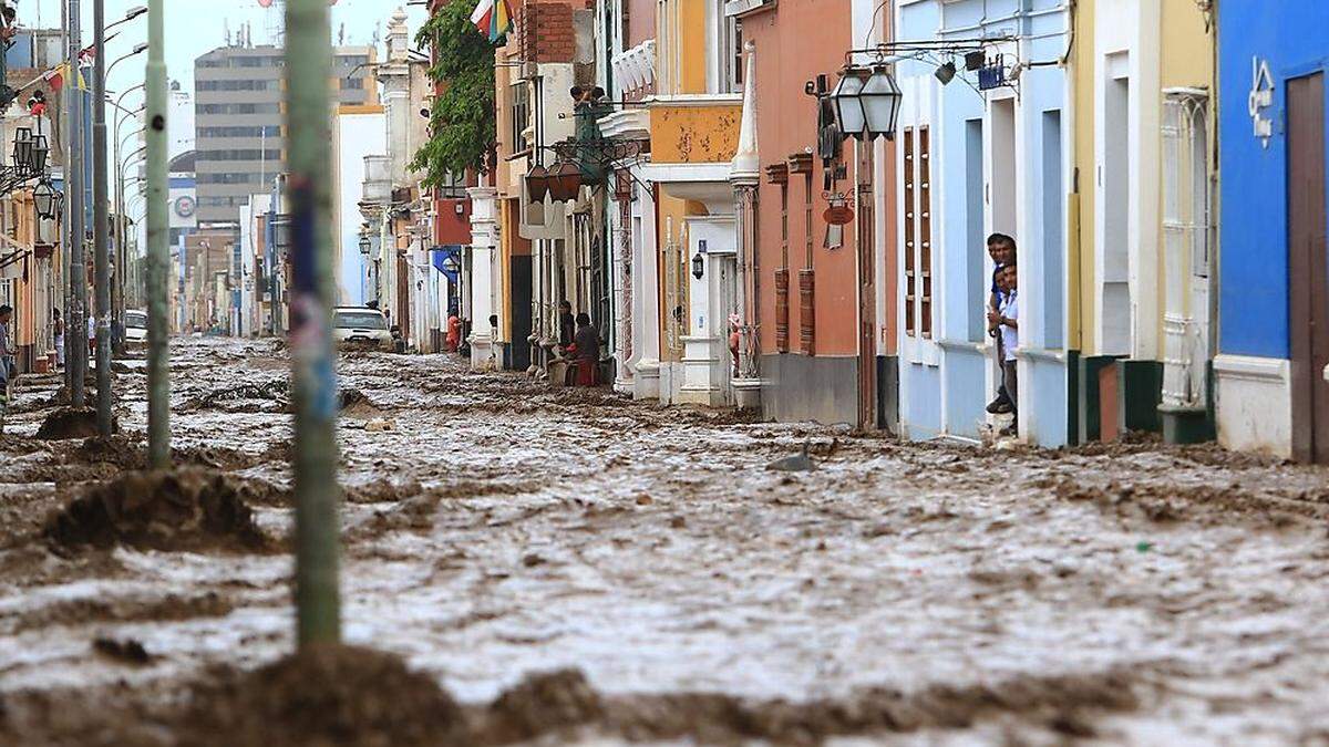  Der höchste Schaden in den ersten sechs Monaten entstand bei der Überschwemmungskatastrophe in Peru