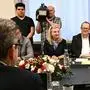 ABD0023_20250123 - WIEN - ÖSTERREICH: Der ÖVP-Verhandlungsleiter der Gruppe "Finanzen und Steuern" Harald Mahrer (ÖVP) sowie Barbara Kolm (FPÖ) und der FPÖ-Verhandlungsleiter der Gruppe "Finanzen und Steuern" Hubert Fuchs am Donnerstag, 23. Jänner 2025, anl. der Regierungsverhandlungen von FPÖ und ÖVP im Parlament in Wien. - FOTO: APA/HELMUT FOHRINGER