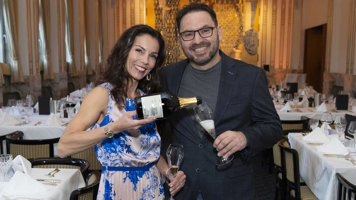1860 wurde das Weingut in Ratsch von Stefan Potzingers Ururgroßvater Joseph List übernommen. 160 Jahre später hat der Winzer mit seiner Frau, Diplomsommelière Heidi Potzinger, einen Jubiläumssekt - den "1860 brut blanc Methode Traditionelle große Reserve" gekeltert.