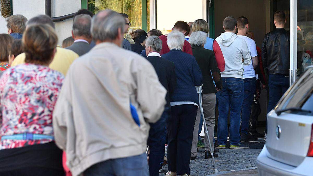 In mehreren Wahllokalen sei &quot;sehr viel&quot; los