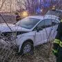 Feuerwehr bei Unfallauto