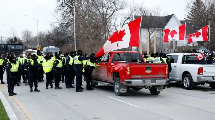 Nichts ging mehr: Die Polizei ist in Kanada entschieden gegen verbotene Protestkonvois gegen die Corona-Regeln vorgegangen.