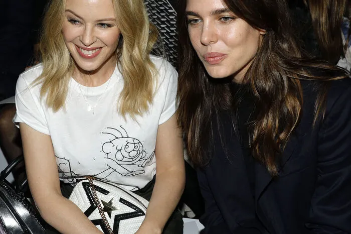 Kylie Minogue und Charlotte Casiraghi.