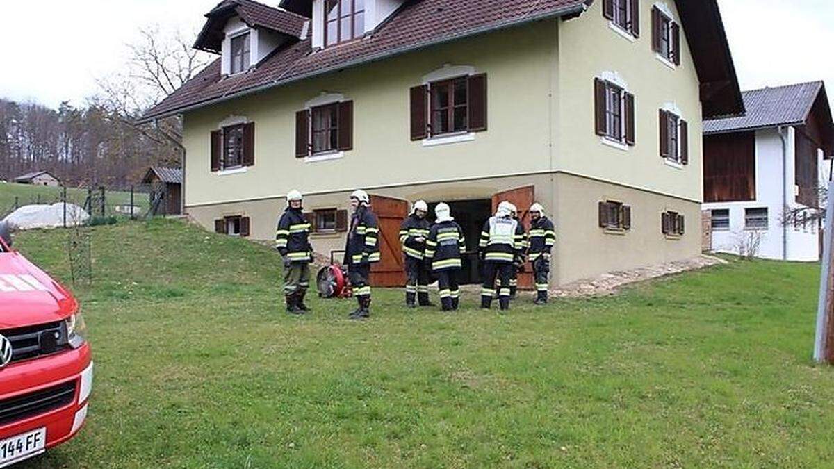 Die Feuerwehr Kaindorf rückte mit 16 Mann aus