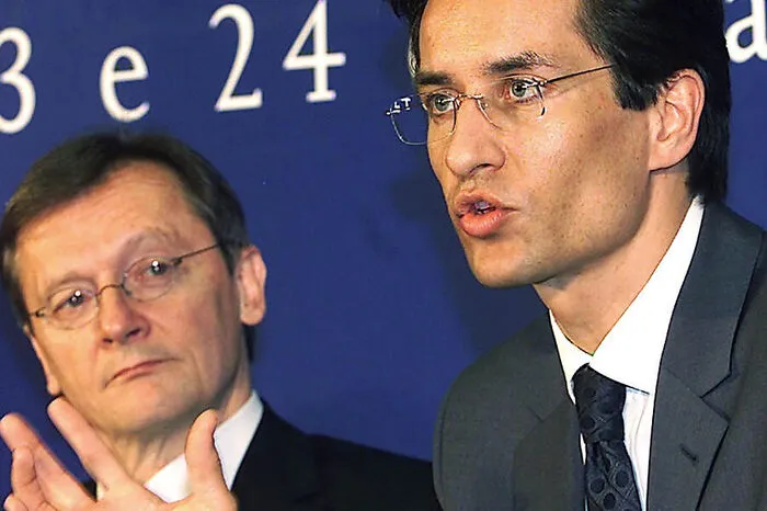 Mit "Ziehvater" Wolfgang Schüssel, der ihn später in die ÖVP holte, beim EU-Gipfel in Lissabon