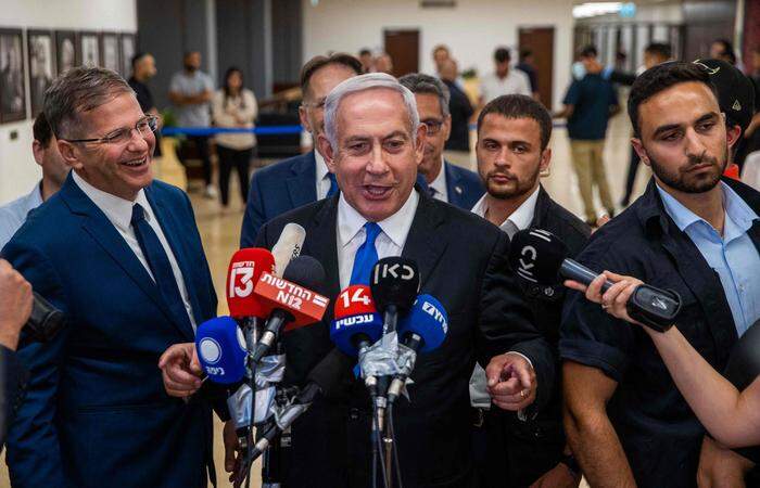 Der in einem laufenden Korruptionsprozess beschuldigte frühere Premier Benjamin Netanyahu wittert eine neue Chance