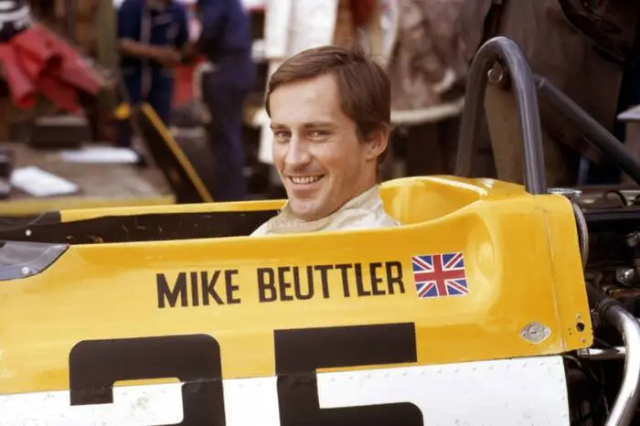 Er ist nicht der erste Formel-1-Fahrer, der sich outet. Als bisher einziger nicht heterosexueller Formel-1-Fahrer gilt der Brite Mike Beuttler, der in den 1970er-Jahren einige wenige Rennen fuhr.
