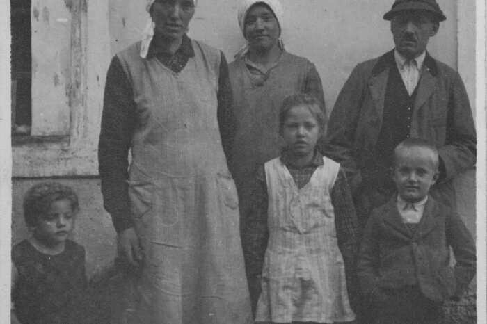 Die Familie Kummer/Sajowetz. Hinten Mitte: die getötete Trude Sajowetz (geborene Kummer)