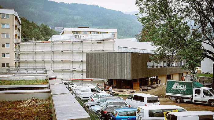Im Zuge des Sporthallenbaus in Leoben kam es zur Geruchsbelästigung