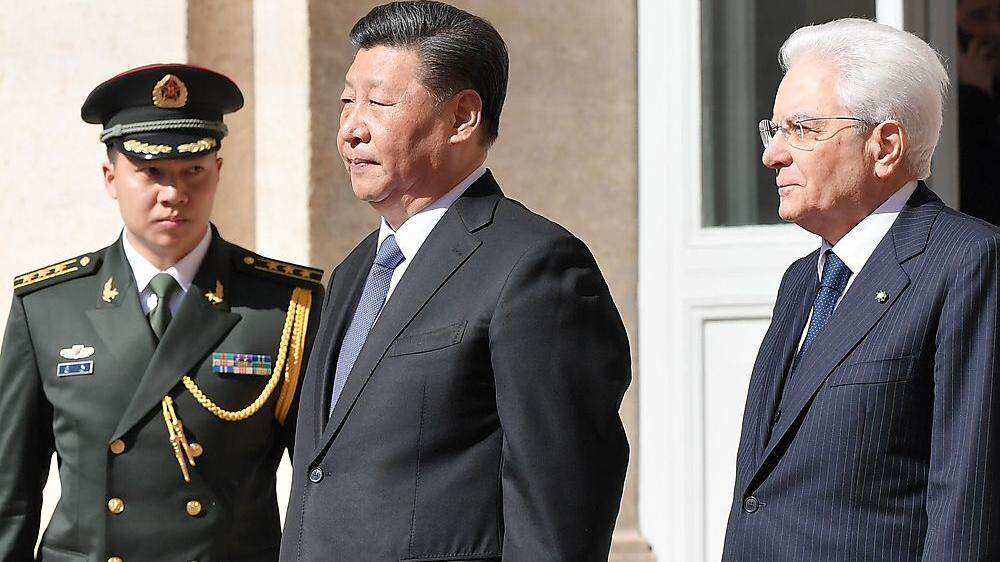 Der chinesische Staatschef Xi Jinping mit dem italienischen Präsidenten Sergio Mattarella 