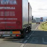 Jedes achte von durchschnittlich knapp 2100 täglichen Fahrzeugen ist laut den jüngsten Daten der Zählstelle Eis ein Lkw
