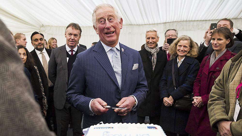 Prince Charles ist zu Scherzen aufgelegt.