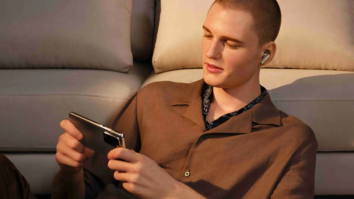 Egal ob im Büro, in den Öffis oder beim Sport – mit den Huawei FreeBuds Pro ist ein immersives und vor allem ungestörtes Sound-Erlebnis garantiert.