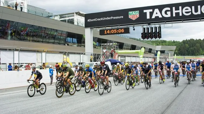 Das Highlight war die Ring-Attacke auf der 4,3 km langen Strecke. Dabei wurde genau 100 Minuten lang um die Wette geradelt. 