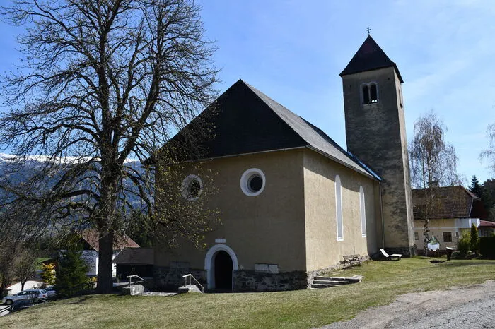 Der Erlös der Versteigerung kommt dem Erhalt der Kirche zugute.