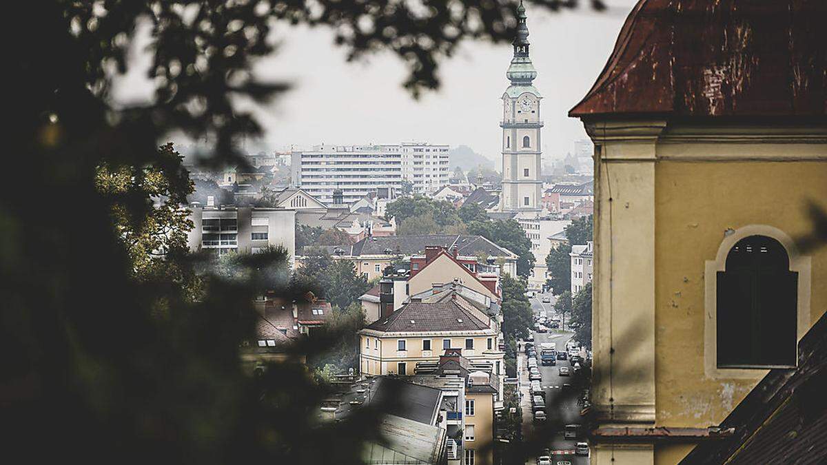 Trüber Blick auf Klagenfurt.