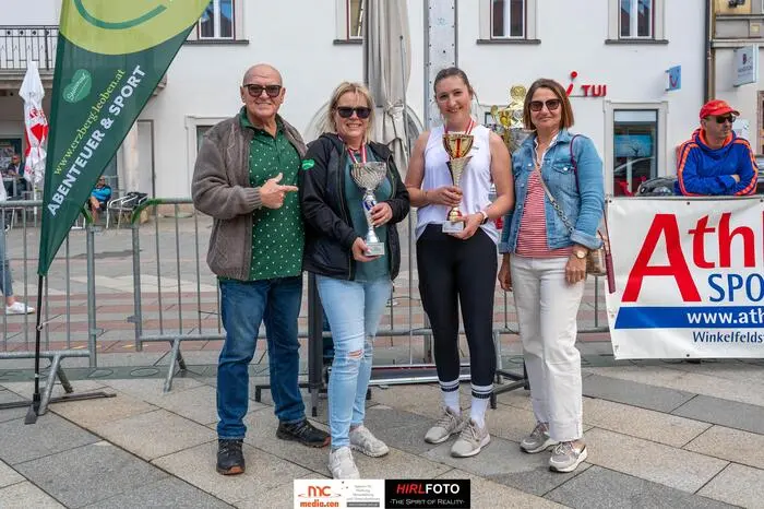 Bei der Staatsmeisterschaft im Steinheben gewann in der Damenwertung Alexandra Hölzl vor Isabel Schlögl. Peter Glitzner und Hannes Ulrich errangen den Sieg in den Kategorien bis 90 Kilogramm und Senioren
