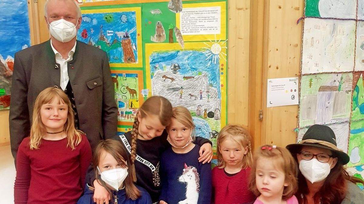 Die Kinder der NP-Volksschule Mallnitz.