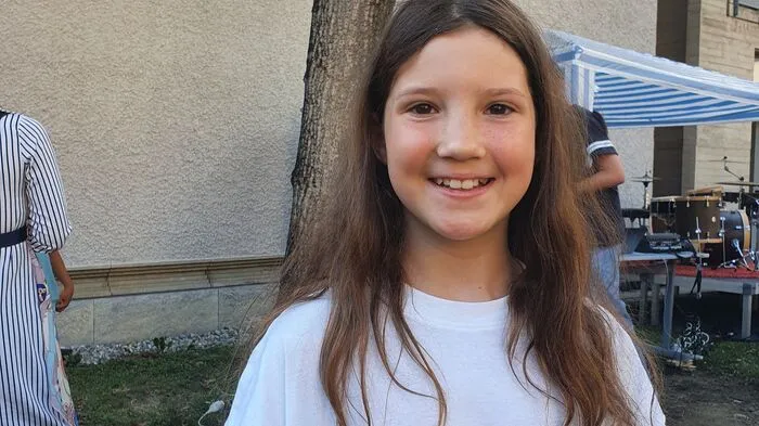 Hannah Zefferer, 10 Jahre: „Die Sommerferien wollten wir eigentlich in Italien verbringen, aber da ist jetzt das Wasser so knapp, also fahren wir doch nicht. Aber die erste und die letzte Ferienwoche nehme ich an einem Reitcamp teil und sonst werde ich chillen und viel Eis essen.“