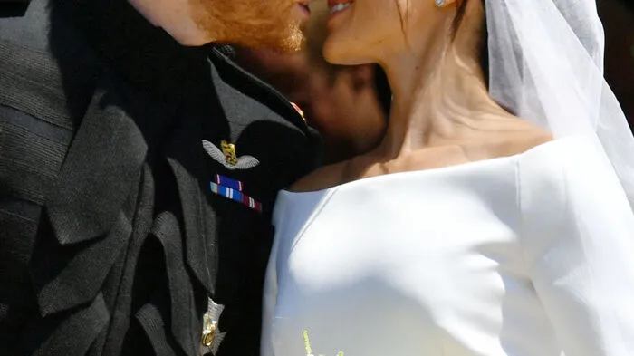 Locker, leichtfüßig und ziemlich romantisch: Harry und Meghan haben "Ja" gesagt ...