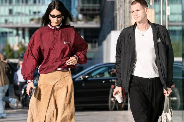 Bella Hadid und Marc Kalman: Das US-amerikanische Topmodel und ihr Partner Marc Kalman seien freundschaftlich auseinander gegangen. Das wurde im Juli bekannt. 2021 wurde die Beziehung zwischen Hadid und dem Art Director öffentlich, jedoch sollen sie bereits 2020 zusammengefunden haben.