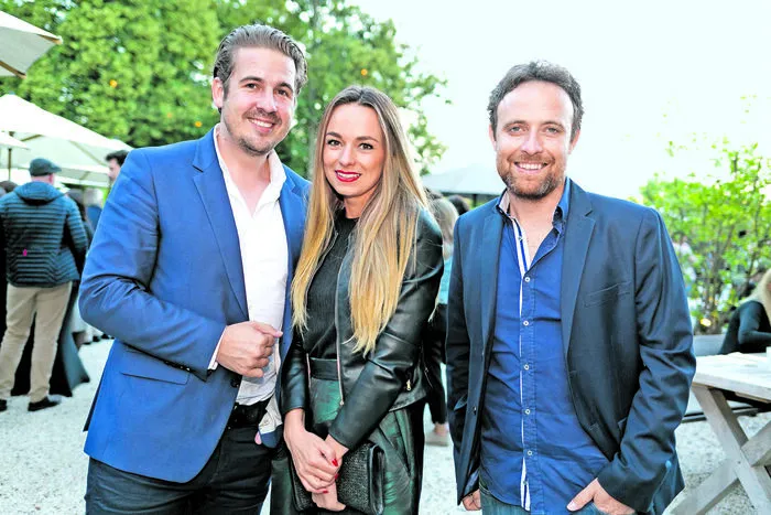 Die Immoxx GmbH stand für ein Gruppenbild mit Dame bereit: Florian Kulterer, Kristina Gindl und Gerhard Berg