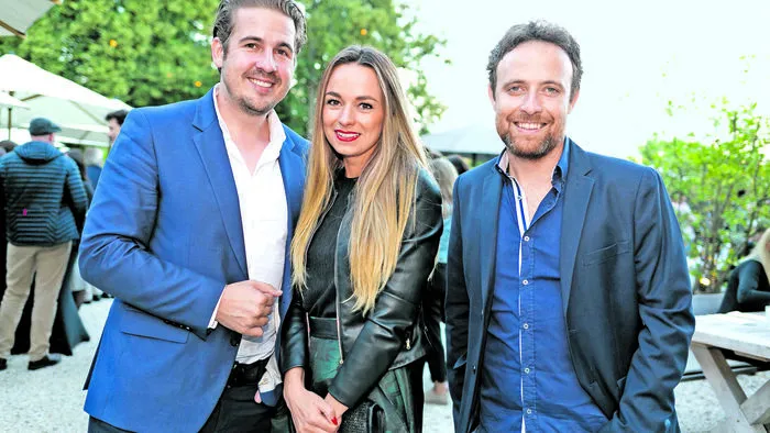 Die Immoxx GmbH stand für ein Gruppenbild mit Dame bereit: Florian Kulterer, Kristina Gindl und Gerhard Berg