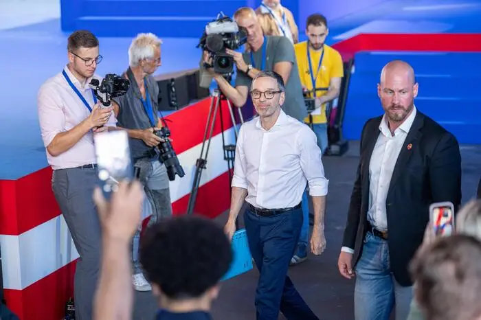 Bis zum Auftritt des Parteichefs dauerte es noch
