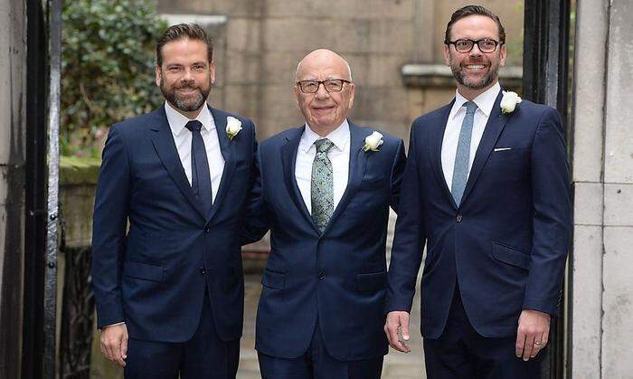 Rupert Murdoch mit seinen Söhnen Lachlan (links) und James (rechts)