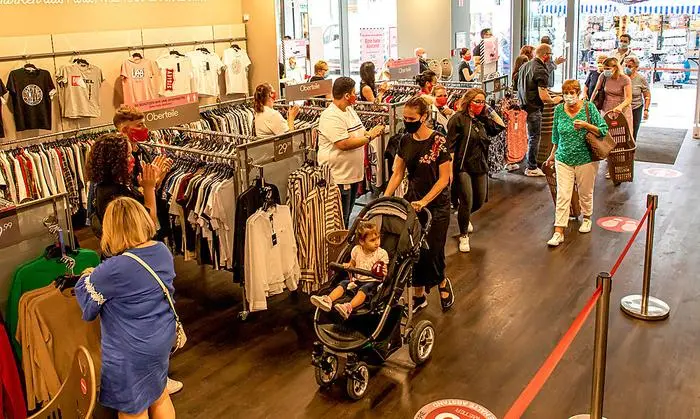 TK Maxx-Filiale (in Ingolstadt): An der Innenausstattung wird gespart