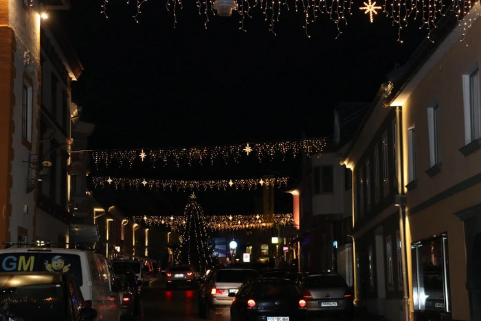 Der Hauptplatz erstrahlte in weihnachtlichem Glanz.