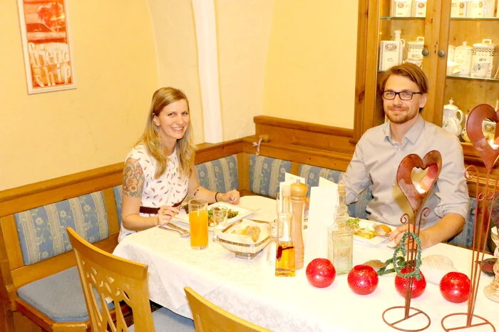 Auch wenn die Zeitspanne bis zur Sperrstunde um 22 Uhr nicht lang war: „Frühlingsgefühle“ und Entspannung kamen bei Jung und Alt auf. 