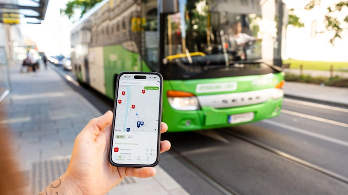 Ticket kaufen. Einsteigen. Fertig. Mit der GrazMobil-App wird das Öffifahren in Graz zum Spaß. Features wie bargeldlose Bezahlung, Routenplaner und Echtzeit-Abfahrten inklusive