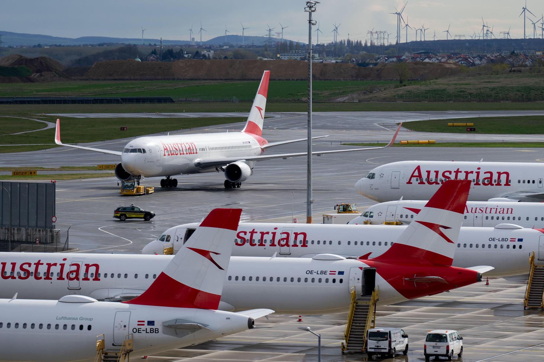 Stärkere Zentralisierung : Lufthansa-Konzernumbau: Gewerkschaft sorgt sich um AUA-Jobs