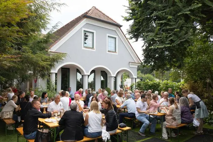 Zahlreiche Gäste genossen Musik, gutes Essen und das besondere Ambiente inmitten der Natur. 