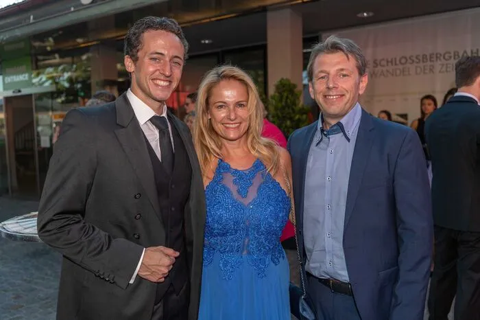 Kontaktjongleur Albert Tröbinger, Künstlerin Sabine Schilcher-Asen, Kabarettist Martin Kosch