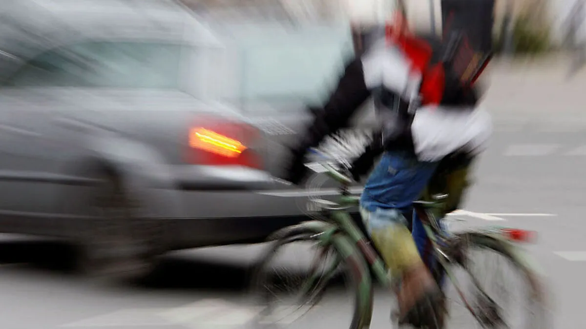 Der Rauber flüchtete auf dem Fahrrad (Symbolbild)