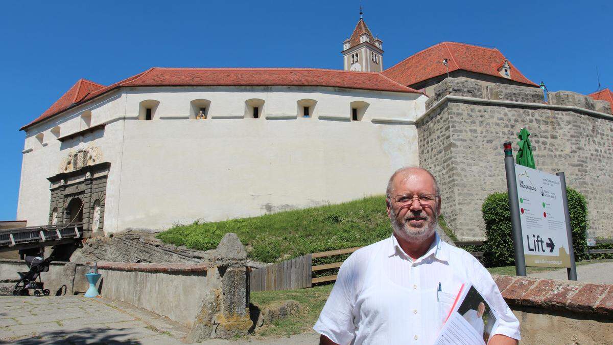 Franz Josef Gollowitsch startete seine Unterstützungskampagne für die Bundespräsidenten-Wahl auf der Riegersburg