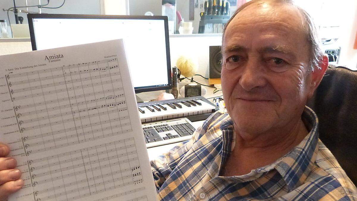 Manfred Pölzl mit „Amiata“ im Tonstudio in Kobenz. Die Fantasie ist sein erstes Konzertstück. Sein Herzstück ist die musikalische Reise „Vom Dachstein bis ins Rebenland“. 