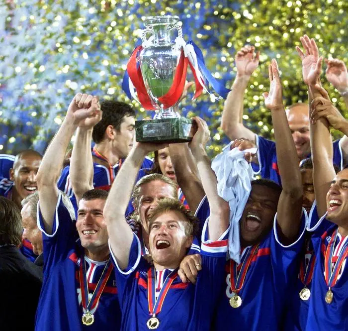 Zinedine Zidane, Didier Deschamps, Marcel Deseailly, David Trezeguet (FRA), Pokal, Jubel