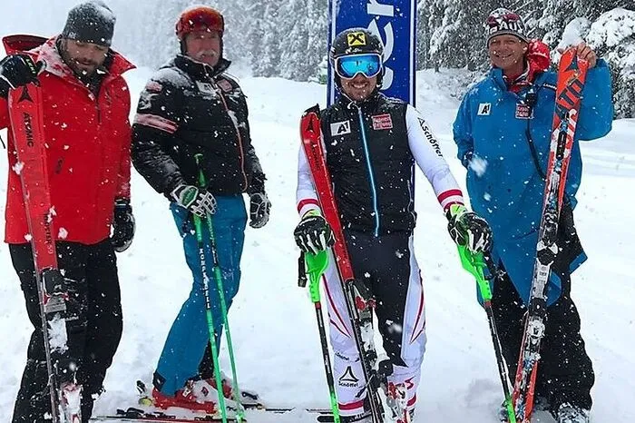 So eine Überraschung! Den ersten Schnee auf der Reiteralm nützte ÖSV-Skistar Marcel Hirscher für erste Schwünge auf steirischen Pisten nach seiner Verletzungspause. Mehr dazu lesen Sie hier.