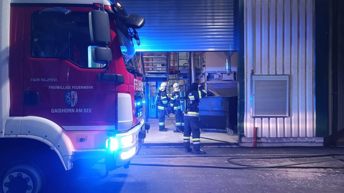 Die FF Gaishorn am See rückte Mittwoch kurz vor Mitternacht zu einem Kleinbrand im Industriegebiet aus