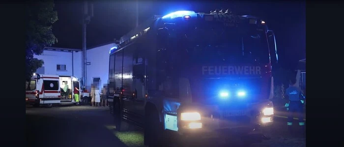 Bei dem Brand auf einem Vereinsgelände in Alkoven wurden sieben Menschen verletzt, darunter Kinder. War es Brandstiftung?