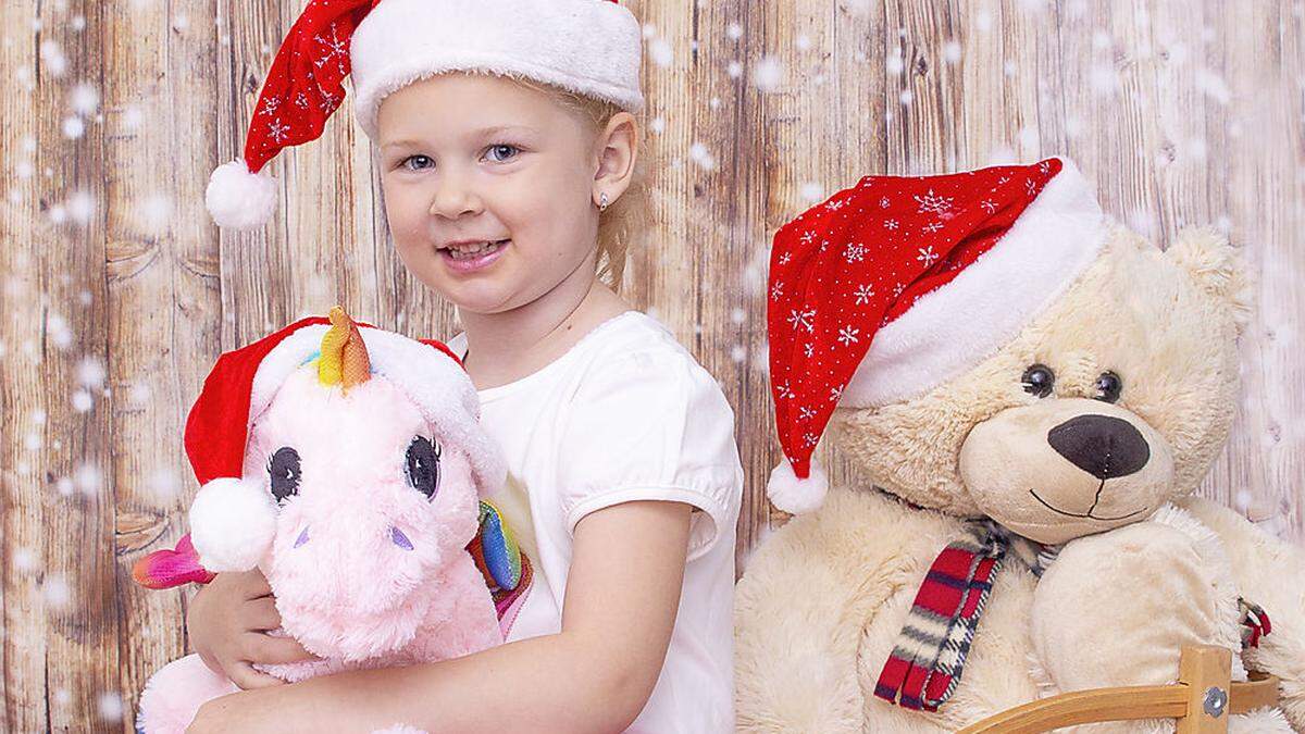 Valentina (5) aus Voitsberg wünscht frohe Weihnachten