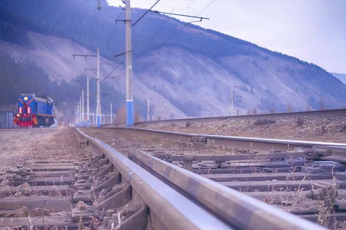 Ist mit 9288 Kilometern die längste Bahnstrecke der Welt und verbindet Moskau mit Wladiwostok. Für Russland ist die Transsib eine der wichtigsten Transportstrecken unter anderem für Kohle.
